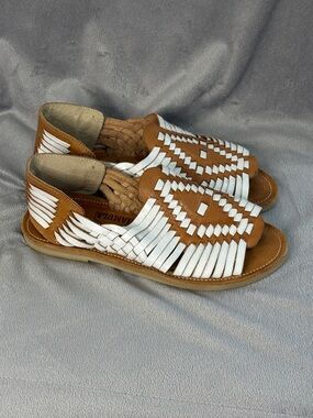 Woven Leather Huarache Sandals - White & Brown